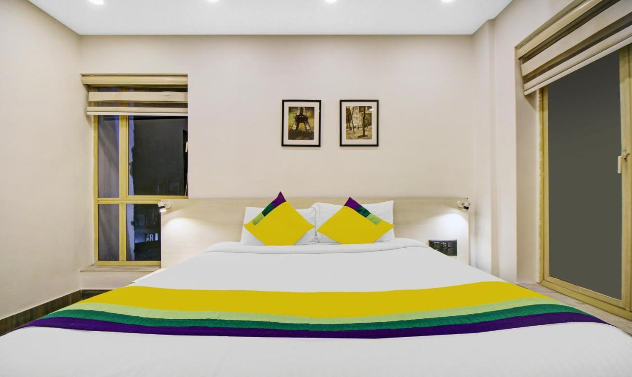 Itsy Hotels Transit Express Calcutta Exteriör bild