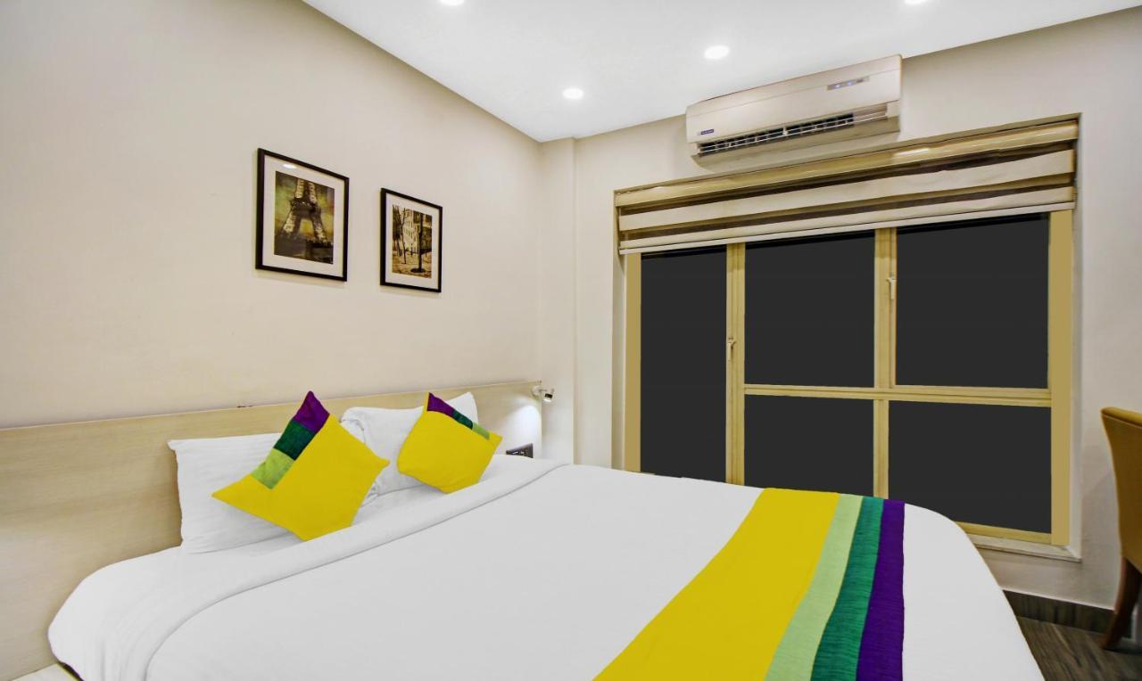 Itsy Hotels Transit Express Calcutta Exteriör bild